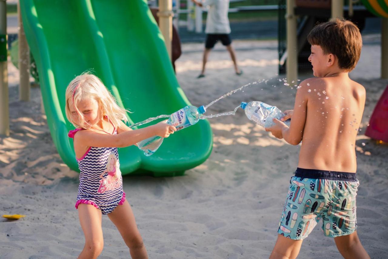 & - Calodniowe Animacje I Podgrzewany Basen W Cenie Holiday park 3*